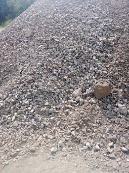 Peníze šetří betonový recyklat 0-63 a dalsi