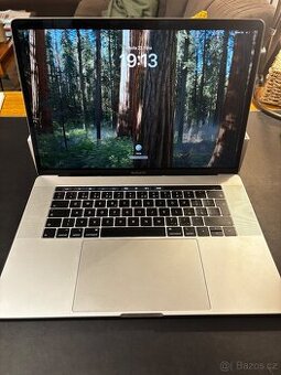 MacBook Pro 15" (2019) – i9 / 16 GB RAM / 512 GB SSD