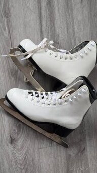 Prodám dámské brusle vel. 40