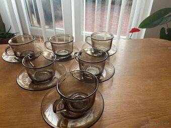 šálky na čaj, kávu