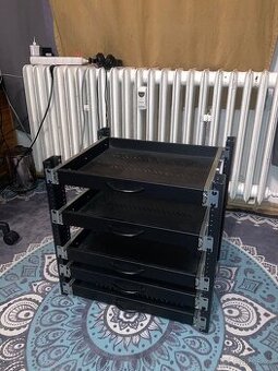 Prodám 5. Vysouvacích Šuplíků do 19 Racku + Lišty Racku