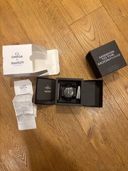 MoonSwatch Mission to Moonphase Snoopy Black