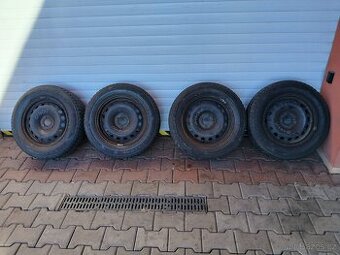 FIAT BRAVO 2-SADA DISKŮ R15" SE ZIMNÍMI PNEU FIRESTONE