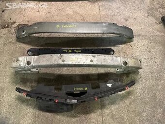 Opel Insignia předek výztuha čelo