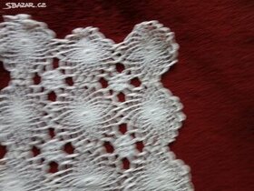 Ručně háčkované dečky