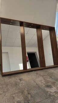 Zrcadlová stěna, zrcadla. - 1