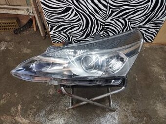 Toyota Verso 2016, LP světlomet,mřížka nárazníku