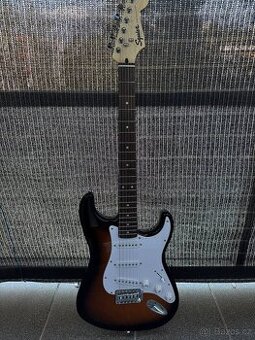 Prodám elektrickou kytaru a kombo