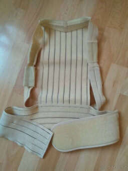 Na rovnání zad-hrbíte se? pružné, na tah ramen dozadu účinné