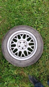 čtyři obuté disky