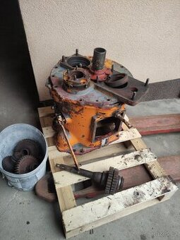 Převodovka-náhon čerpadel hon UN 053