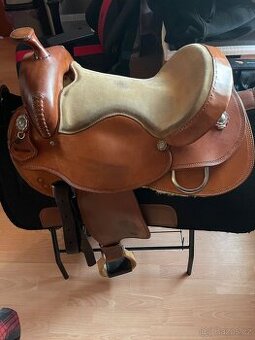 Westernové sedlo Spurný