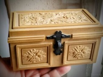 Krásná vintage krabička na cetky SMER ČSSR hrající
