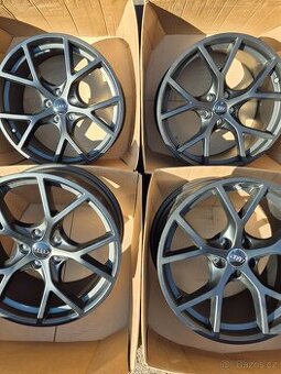 5x112 r19 Audi RS3 Y Black edice