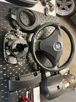 Bmw e60 e61 vyhrivany volant zastabva