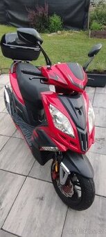 Skútr 125