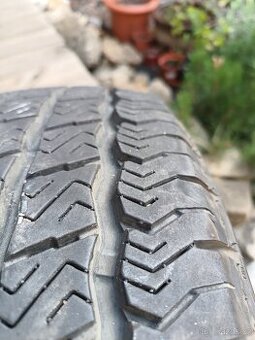 Pneu 215/70R15C