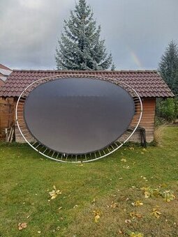 Trampolína