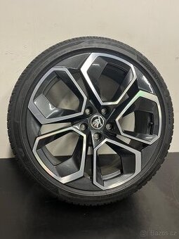 Octavia RS R19 Zánovní zimní sada v top stavu