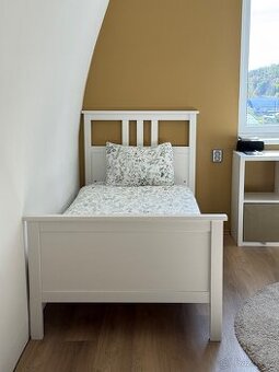 Hemnes postel