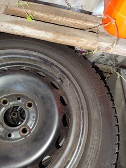 Zimní pneu 165/70 R14