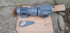Prodám nepoužitý elektromotor + převodovka KEB DM63G4
