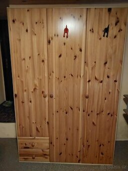 Šatní skříň