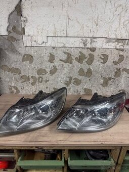 Octavia 2 přední světlomet levý