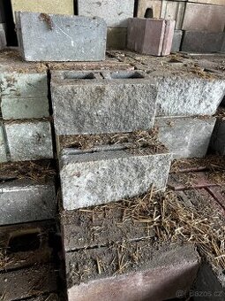 Betonové tvárnice různé typy-plné,duté,štípané