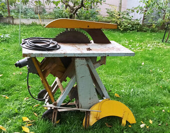 Cirkuárka tovární výroby Narex s kolíbkou. Max kotouč 60CM,s