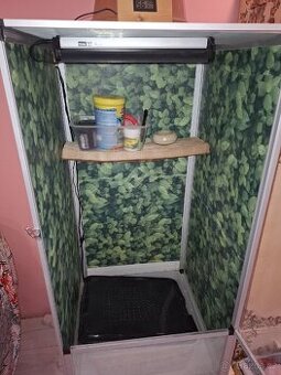 Terárium pro chameleona