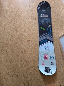 Snowboardové prkno Gravity