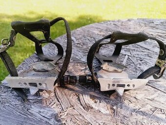 Pedály Laurin a Klement - 1