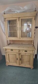 Stará kredenc.....po renovací