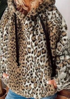 Mikina se zvířecím vzorem 3XL