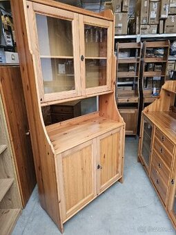 VITRÍNA- PŘÍBORNÍK IKEA LEKSVIK