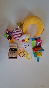 Set B - zvonkohra, hračky viz foto