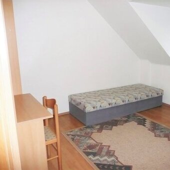 1.lůž. pok. v dívčím 3+1 RD pračka, studentka/ml. prac. d.