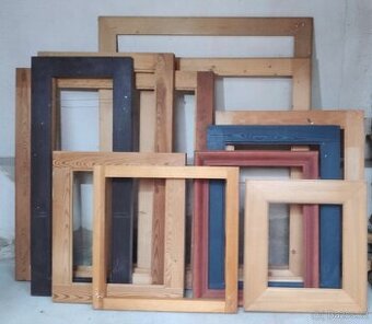 Dřevěné rámy na obrazy – 18 kusů, různé velikosti