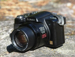 Prodám Panasonic Lumix DMC-FZ5 digitální fotoaparát - 1