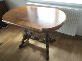 Prodej starožitného  dřevěného stolu ...v dobrém stavu