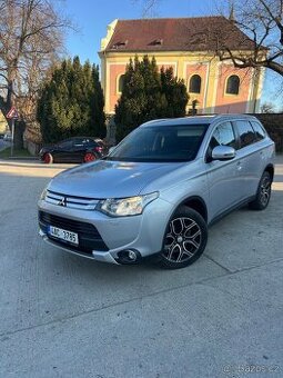 Mitsubishi Outlander 3 2015 2.2d 110kw 7mist 4x4 automat kam