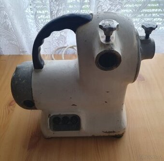 Starý robot - 1