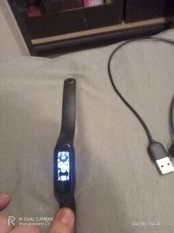 Xiaomi Mi Smart Band 5 i s nabiječkou