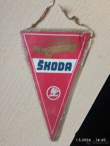 Vlaječka Škoda 100