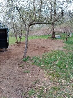 Rekreační pozemek 1400m2 voda, elektřina