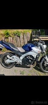 Suzuki gsr 600