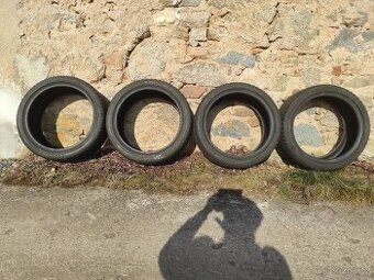 Zimní pneumatiky Firestone, 245/40 R19