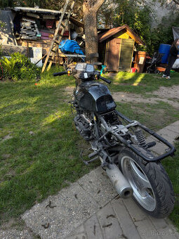 Dvě motorky BMW K1100 RS a BMW 100 na náhradní díly