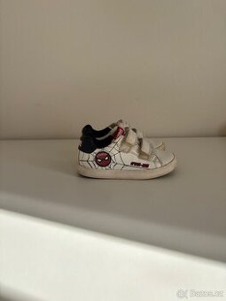 Geox limitka Marvel velikost 24
